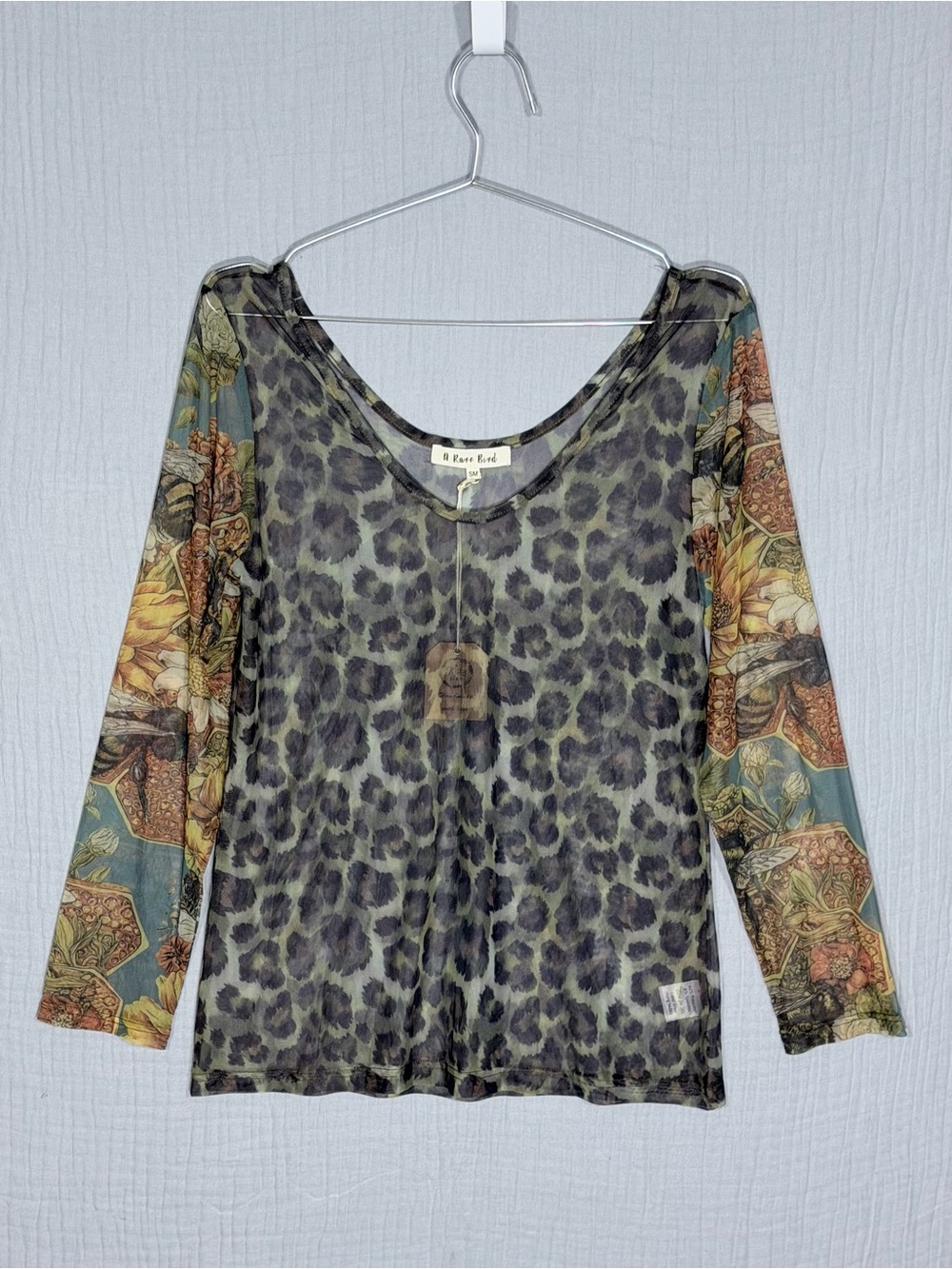 🐆 NWT | Rare Bird | Leopard Bee Print Long Sleeve Mesh Top | size S/M